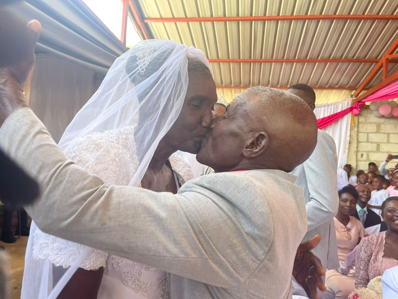 Bail Wedding (7)